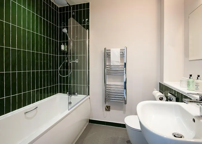 Inn The - The Collection Group 4*